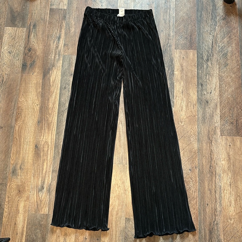 Women’s flare leg black pants
